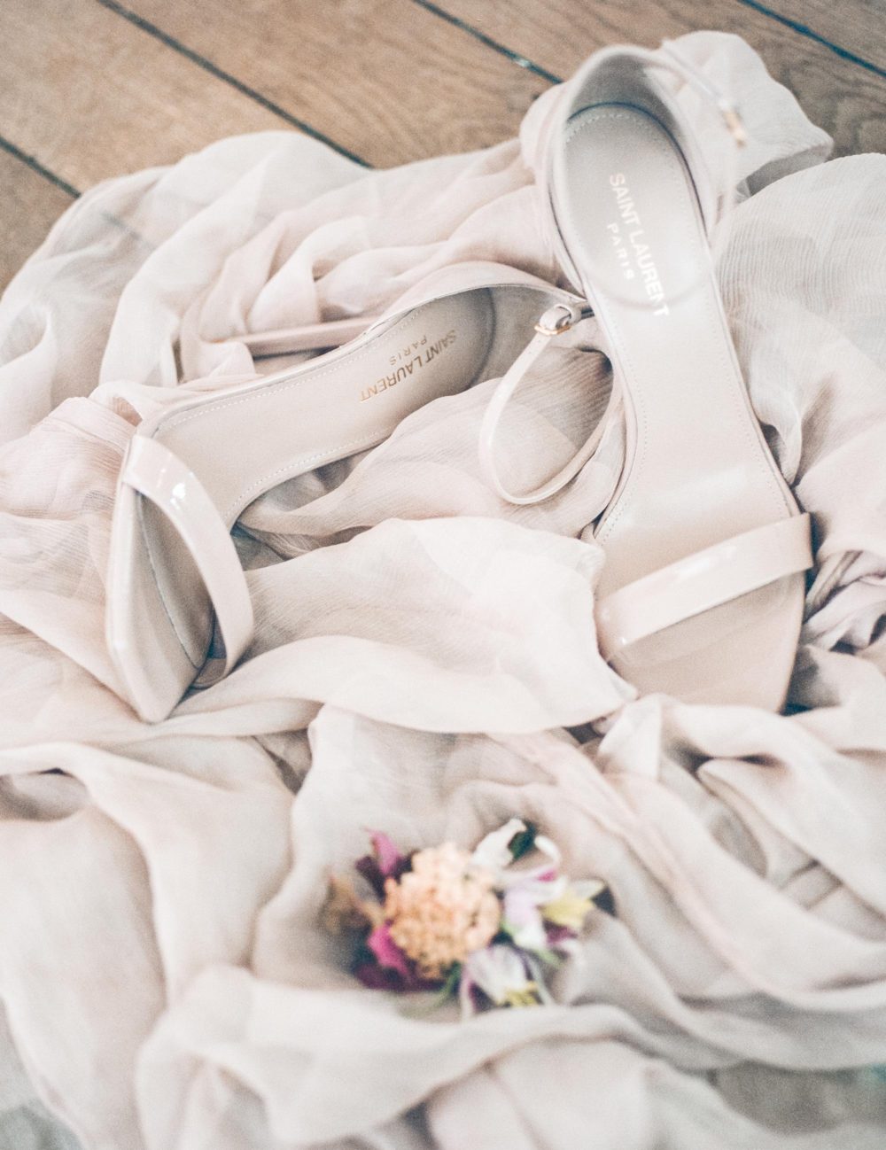 Les Grands Moments - Destination wedding planner for weddings across France as Provence, South of France, Paris, Greece, Italy, Spain, Ibiza. Chic and elegant weddings for a refined clientele