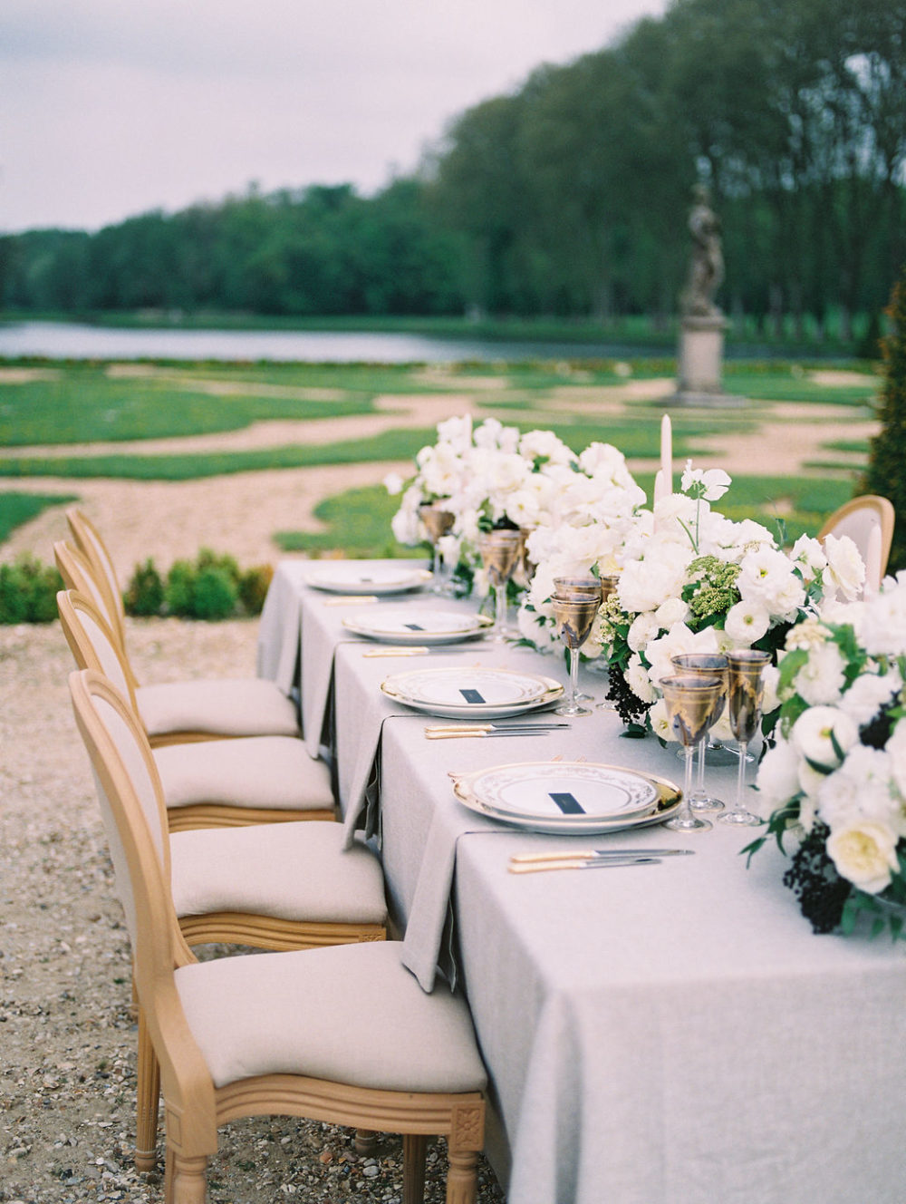 Les Grands Moments Wedding Planner France | Tablescape design creation