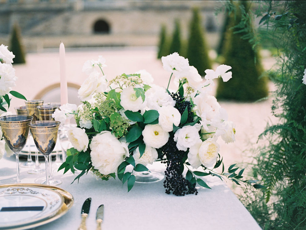 Les Grands Moments Wedding Planner | Wedding table flower bouquet